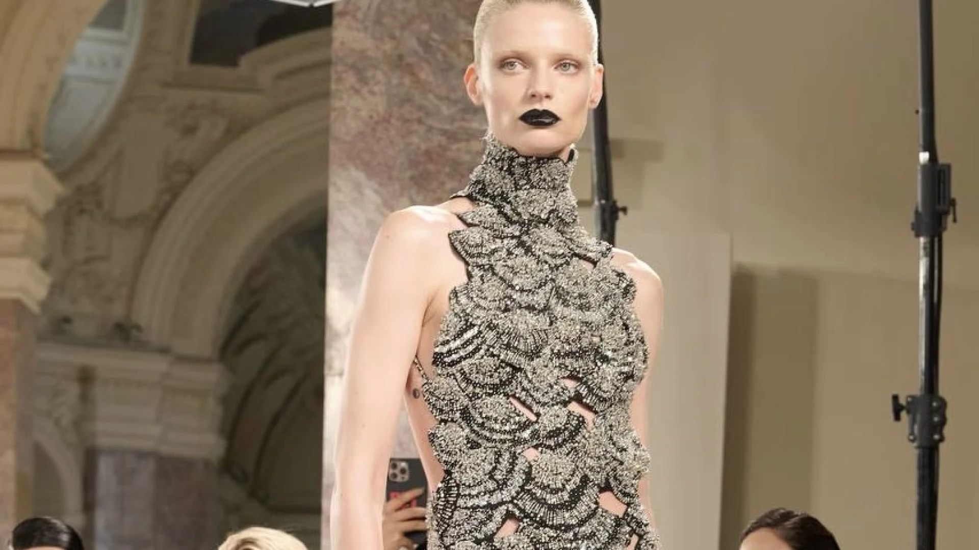 Schiaparelli haute couture осінь-зима — 2025/26: там, де бʼється серце Модного дому 