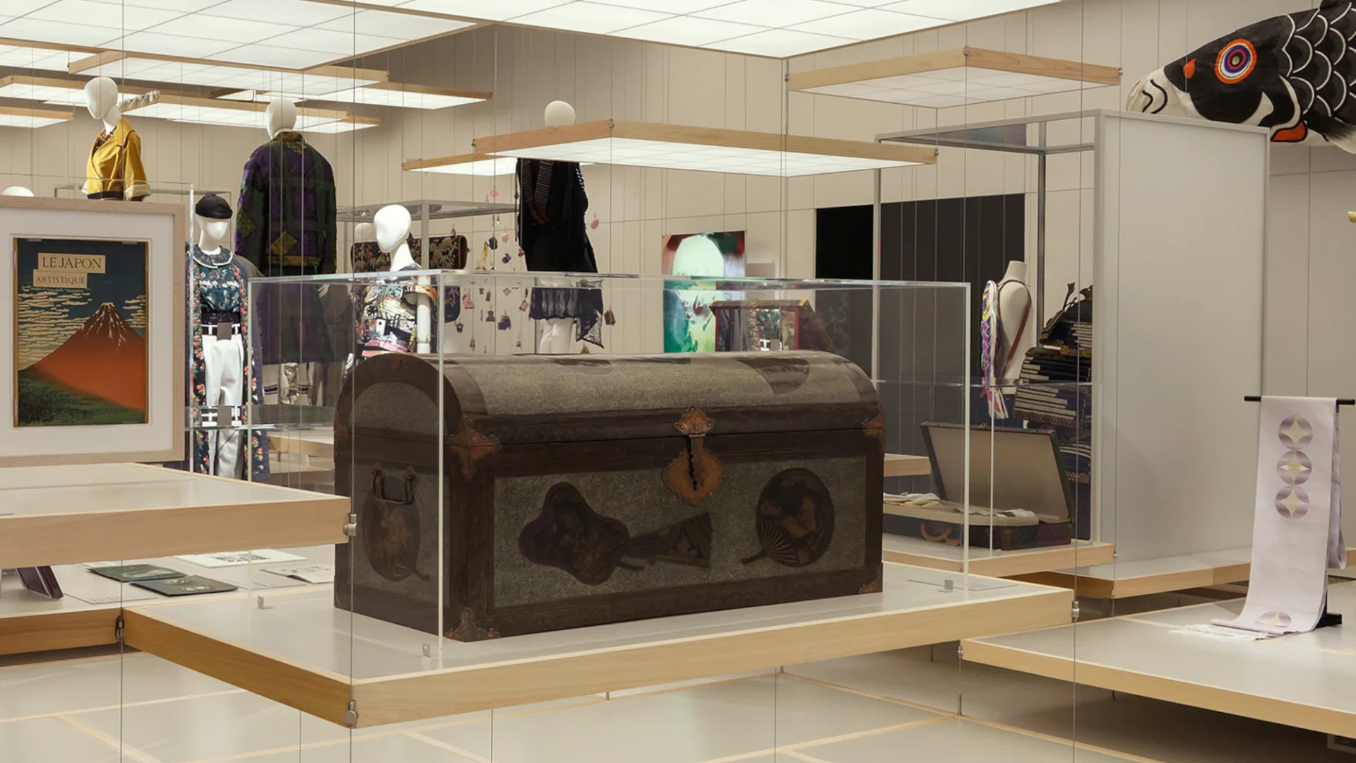 Louis Vuitton запрошує у візіонерську подорож історією Дому через нову виставку в Японії