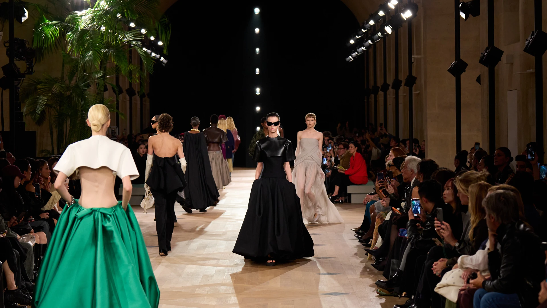 Balenciaga весна-літо — 2026: П’єрпаоло Піччолі відкриває нову главу в історії Дому