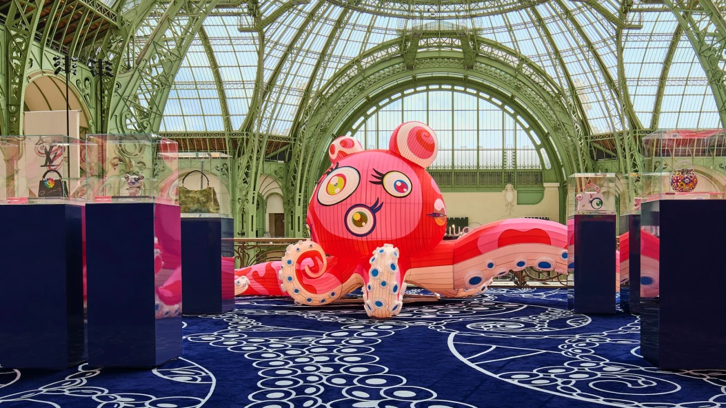 Louis Vuitton і Такасі Муракамі представили нову колекцію на ярмарці Art Basel у Парижі 