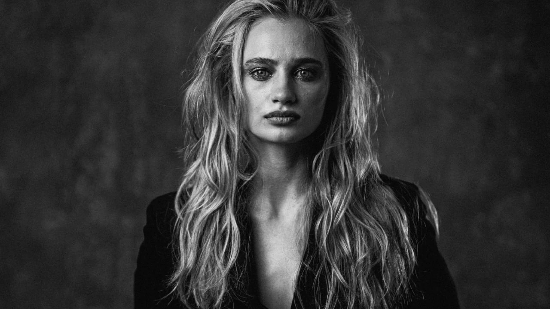 «Маю свободу робити те, що відчуваю», — Карина Химчук про акторство, вміння приймати відмови та фільми, які презентує на «Молодості» 