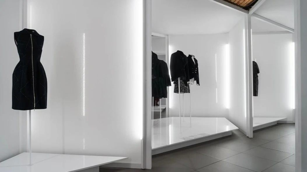 «Аззедін Алая і Крістобаль Баленсіага: Скульптори Форми». В Італії відкрилася виставка, присвячена двом видатним кутюр’є