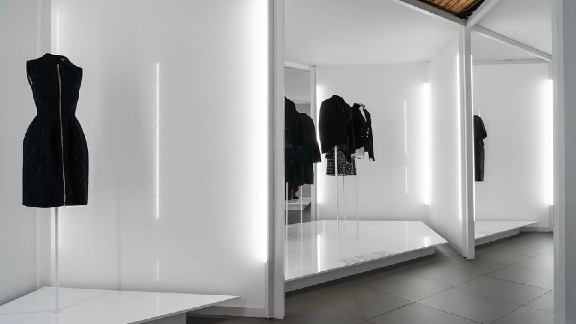 «Аззедін Алая і Крістобаль Баленсіага: скульптори форми». В Італії відкрилася виставка, присвячена двом видатним кутюр’є 