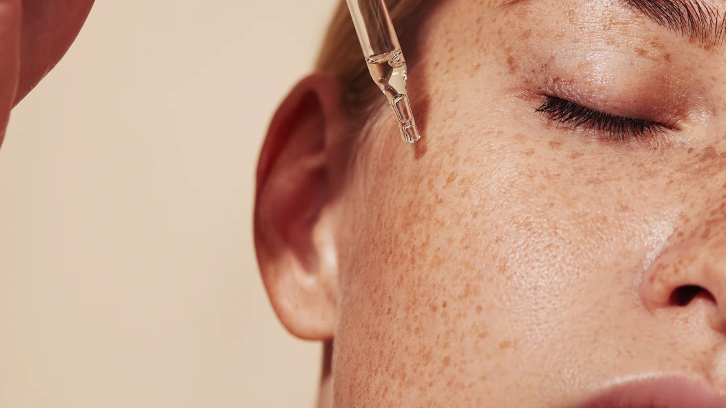 Альтернатива вітаміну С: як зберегти сяйво шкіри без подразнень