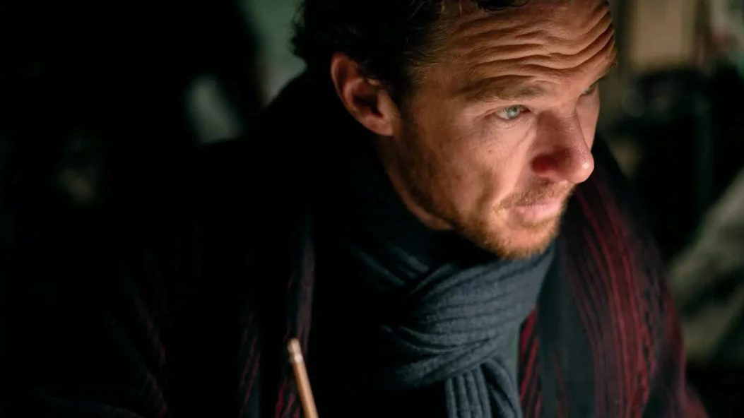 «Чорне пір’я»: чому варто подивитися новий фільм із Бенедиктом Камбербетчем