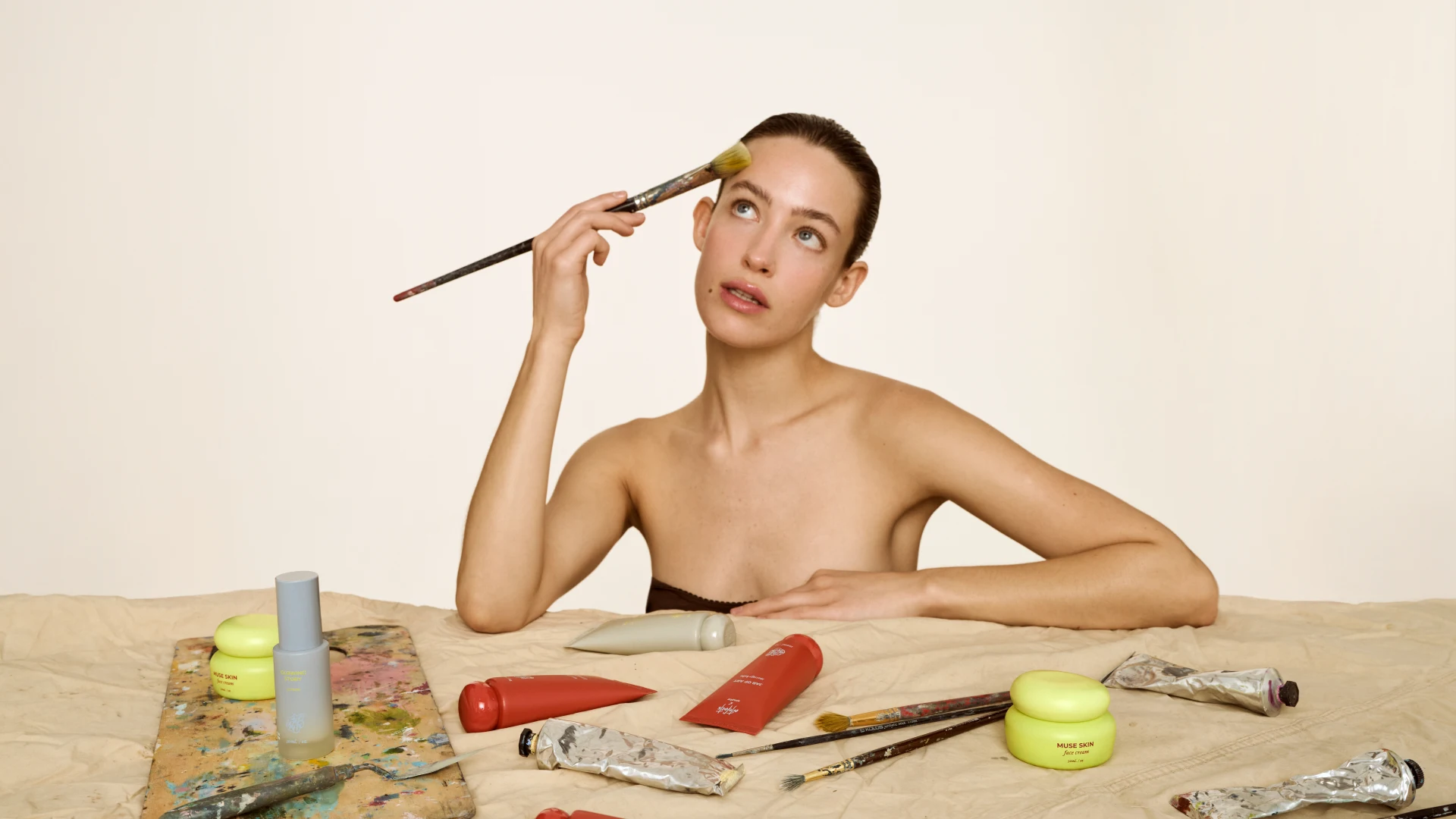 Чому всі говорять про Artefacts: новий швейцарський бренд з українською душею