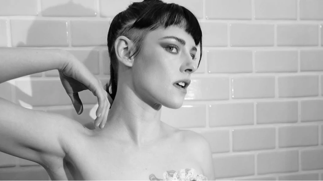 Нова зачіска Кристен Стюарт на червоній доріжці: що це означає для майбутніх трендів 