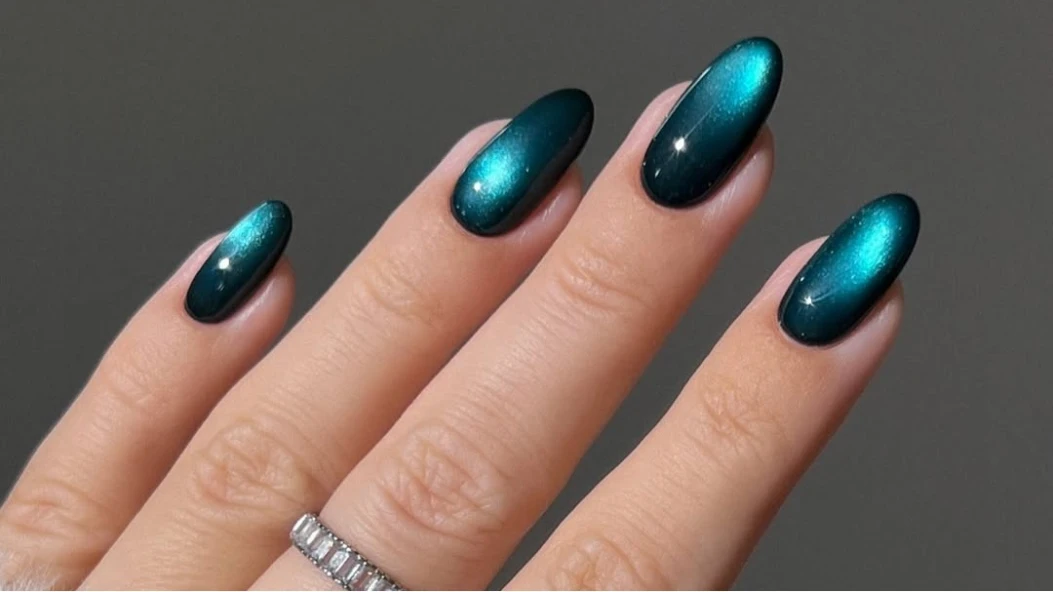 Головні кольори манікюру зими-2025/26