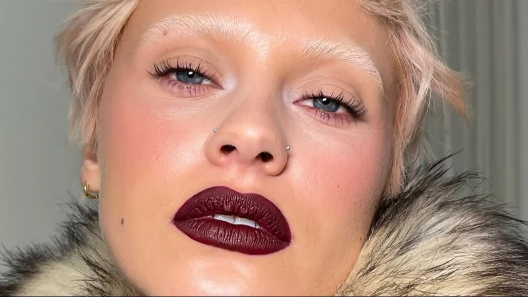 Що таке «п’яний рум’янець» і чому TikTok перетворив його на зимовий культ