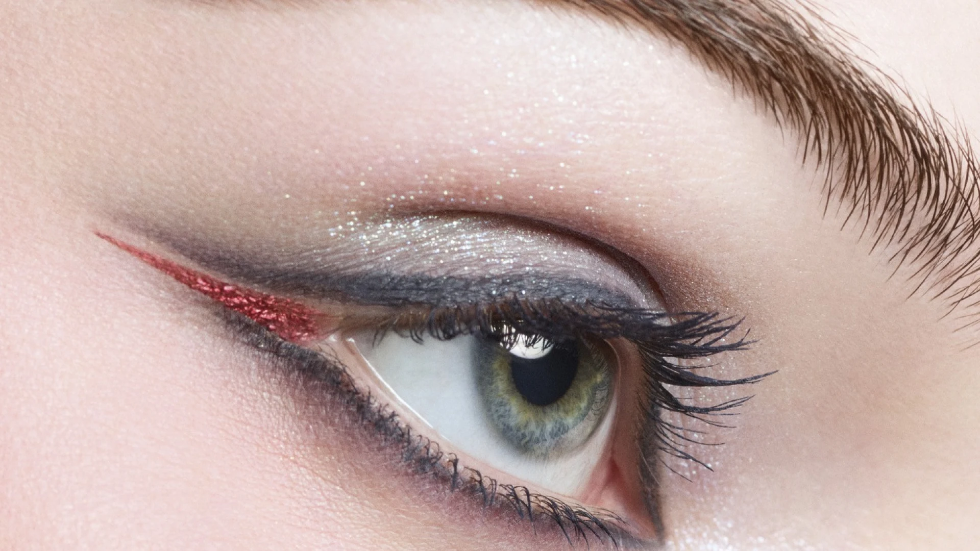 Мікротренд зими-2025: червоні стрілки