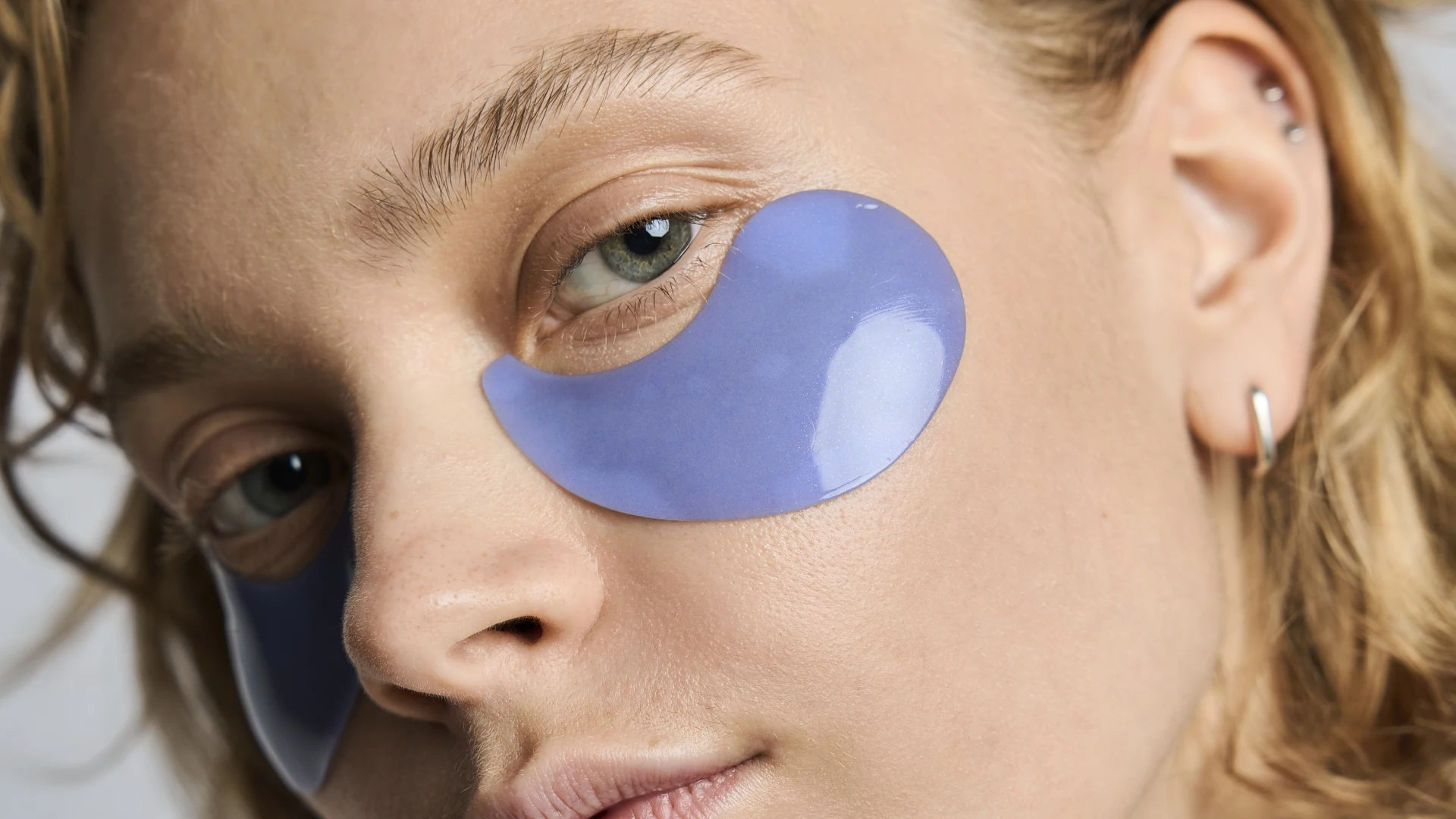 Найкращі патчі під очі від набряків і синців за версією редакції 