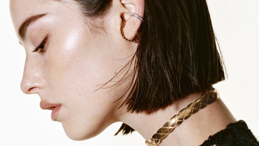 Співачка Ґрейсі Абрамс стала новою музою ювелірної лінійки Coco Crush від Chanel 