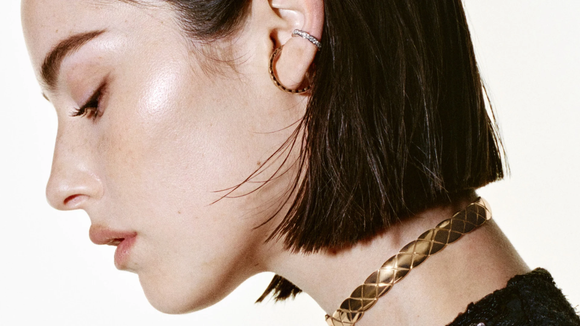 Співачка Ґрейсі Абрамс стала новою музою ювелірної лінійки Coco Crush від Chanel 