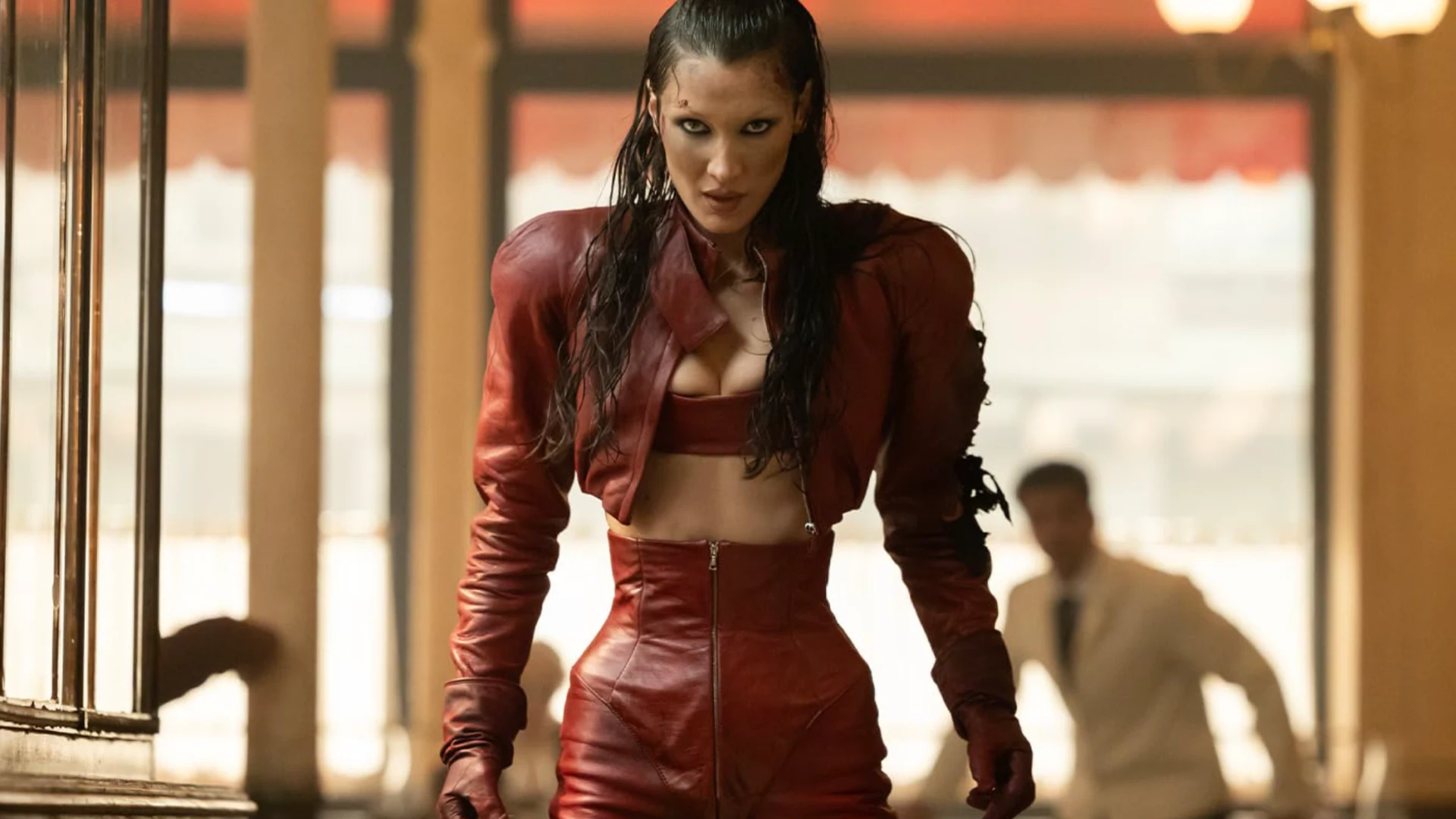 Белла Хадід зіграла у новому серіалі Раяна Мерфі «Краса» разом з Ештоном Кутчером