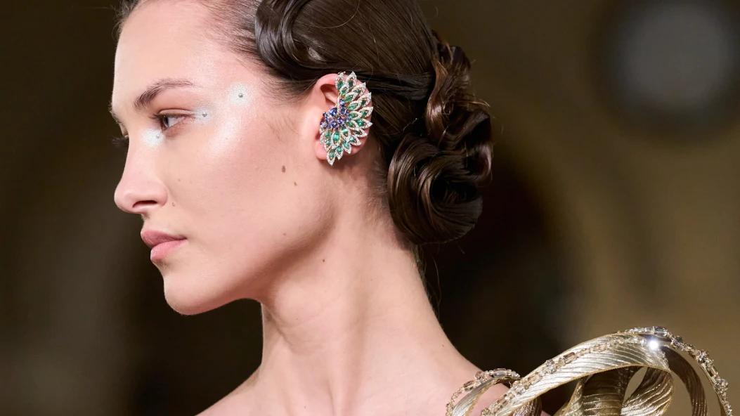 Цікавий прийом з хайлайтером, помічений на кутюрному показі Gaurav Gupta в Парижі