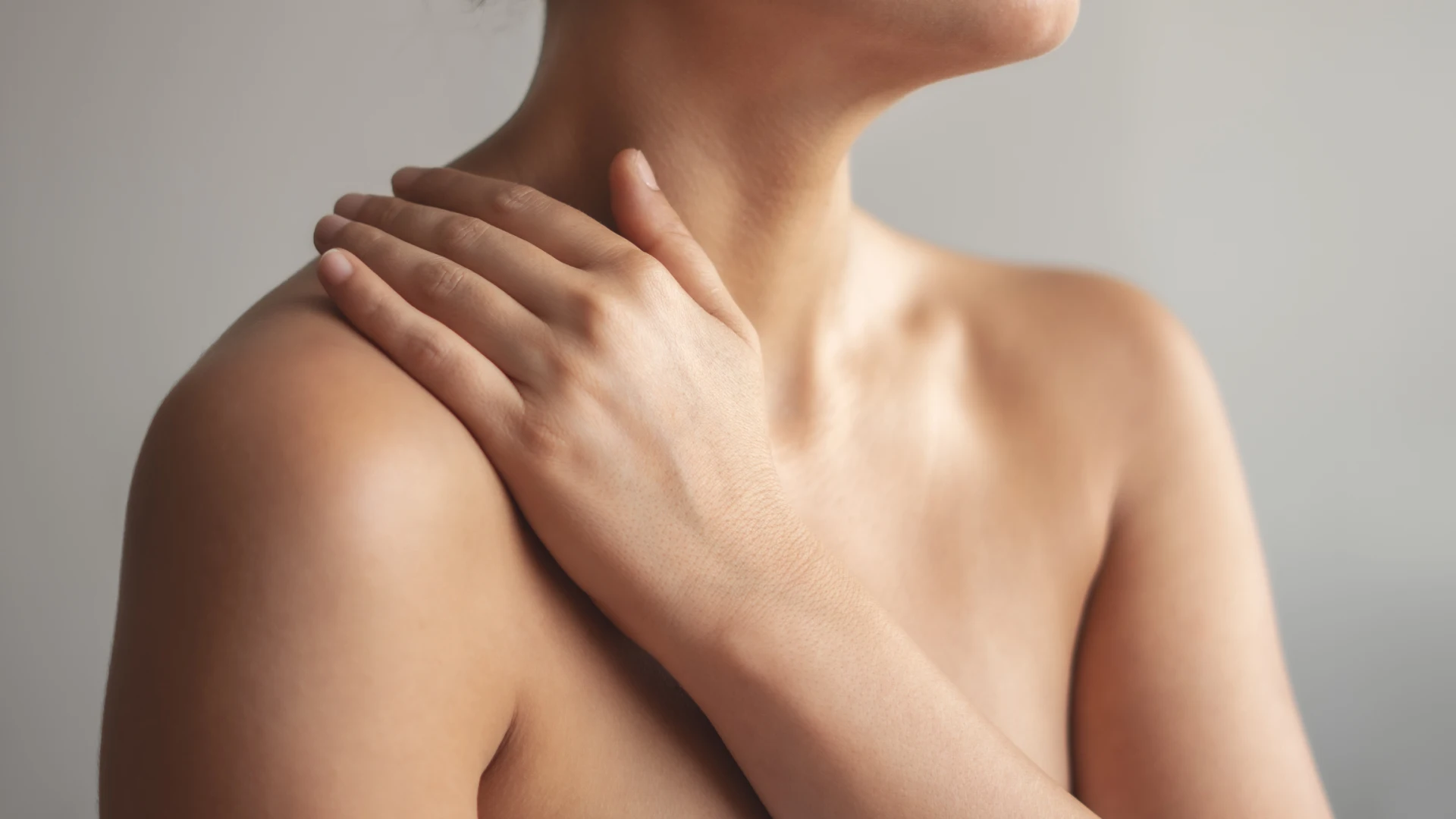 Як зупинити зимову сухість і свербіж: 6 SOS-засобів для дуже сухої шкіри тіла