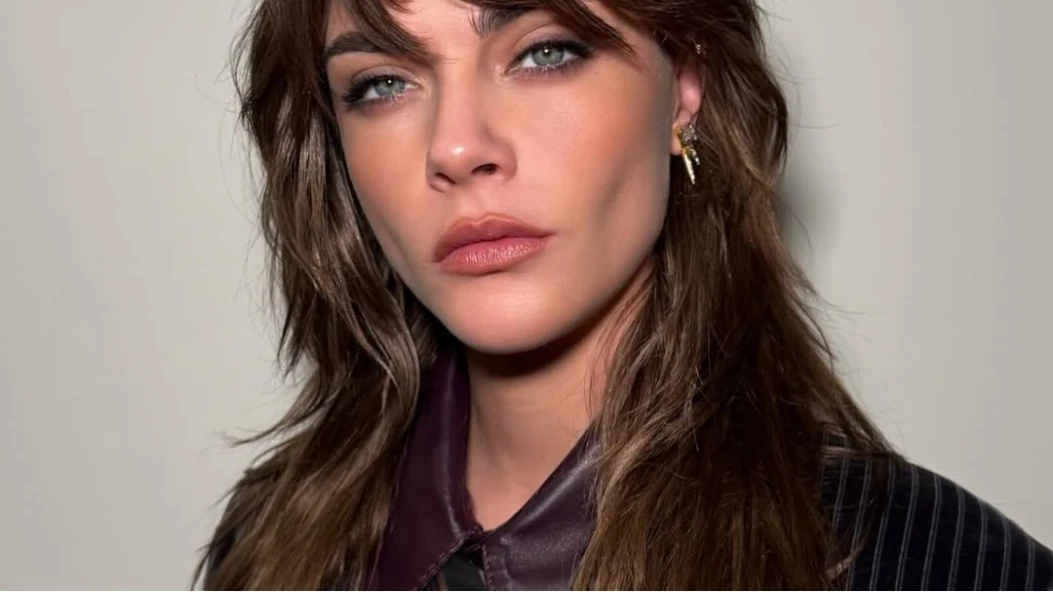 Ідея для весни: нова стрижка Кари Делевінь як альтернатива бобу й блонду