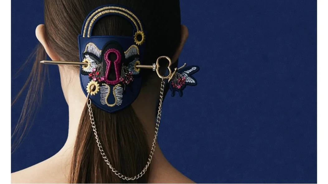 Зірковий hair-стиліст Джон Ноллет представив прикраси для волосся, натхненні коханням