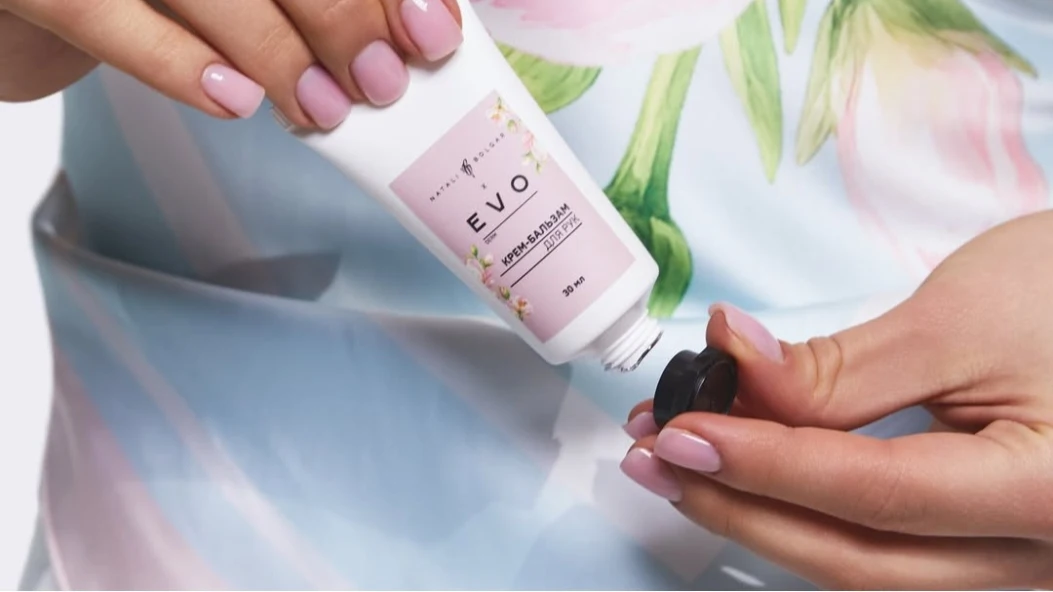 Подарунки на 8 березня з благодійною місією: Natali Bolgar, EVO derm та ГО «Землячки» підтримують захисниць