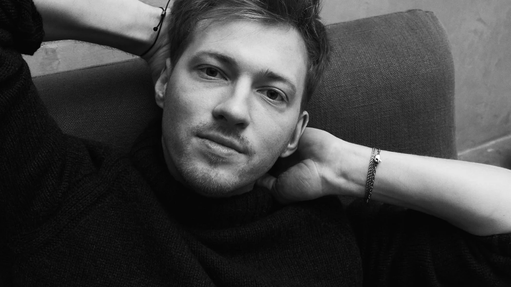 Авторський почерк: Григорій Бакланов про роль Олександра Довженка і роботу над виставою «Я бачу, вас цікавить пітьма»