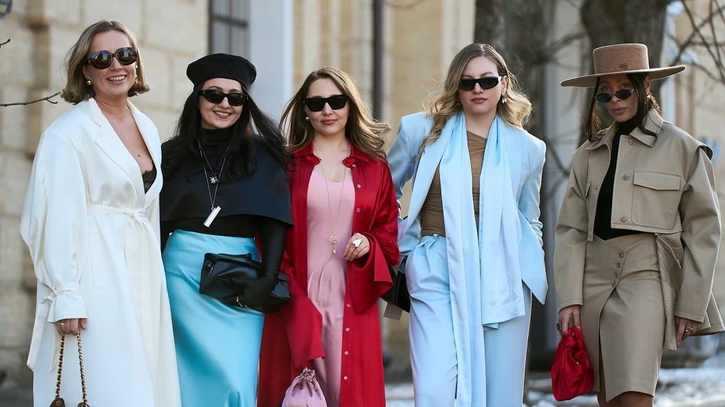 Що одягають зірки streetstyle Ukrainian Fashion Week сезону осінь-зима — 2026/27. День 2 