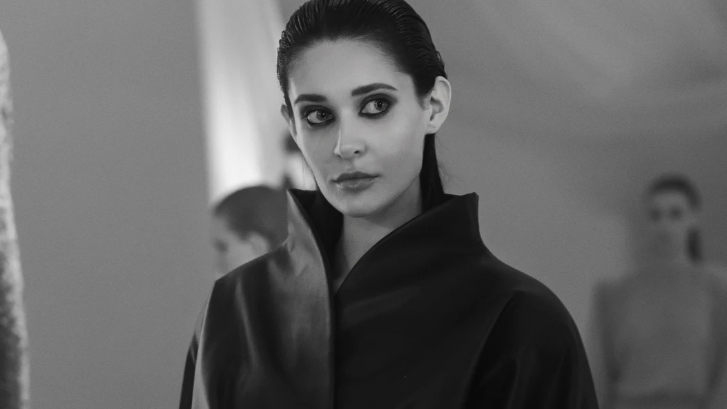 KRIS MARÁN осінь-зима — 2026/27: багатогранність жіночої природи і кропітка ручна робота 