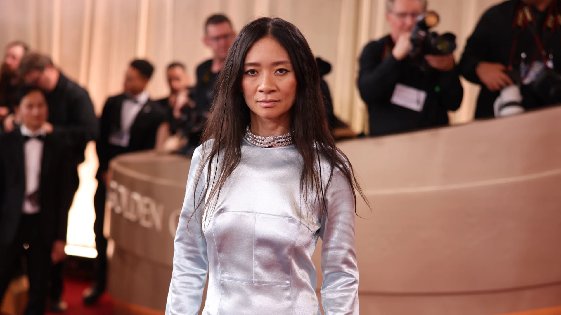 Режисерка фільму «Гамнет» Хлої Чжао збирає гроші для українських зооволонтерів