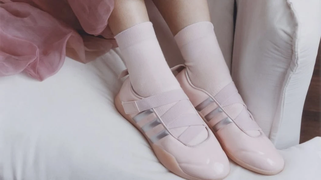 Мері-джейн, балетки чи кросівки: яке взуття стало вірусним у 2026 році 