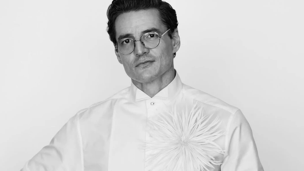 Педро Паскаль став амбасадором модного дому Chanel