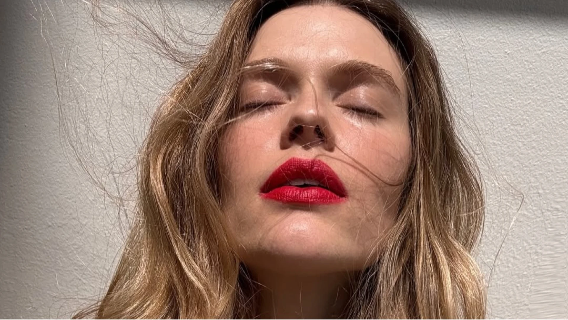 Найактуальніші відтінки червоної помади літа-2026: 6 варіантів, які варто спробувати