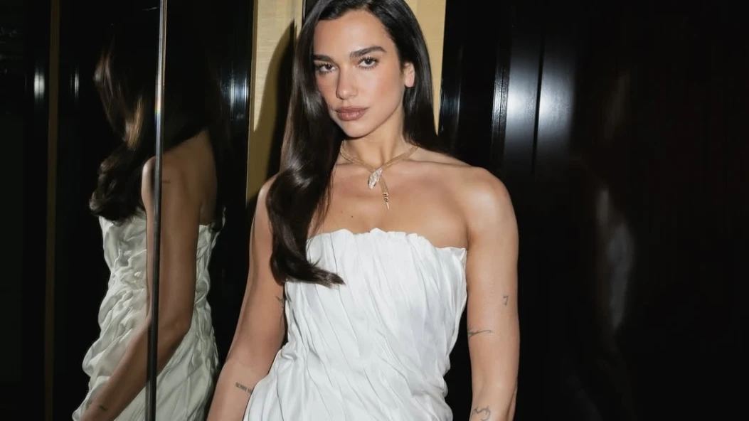 Співачка Дуа Ліпа допомогла придбати пікап для українського медичного батальйону 