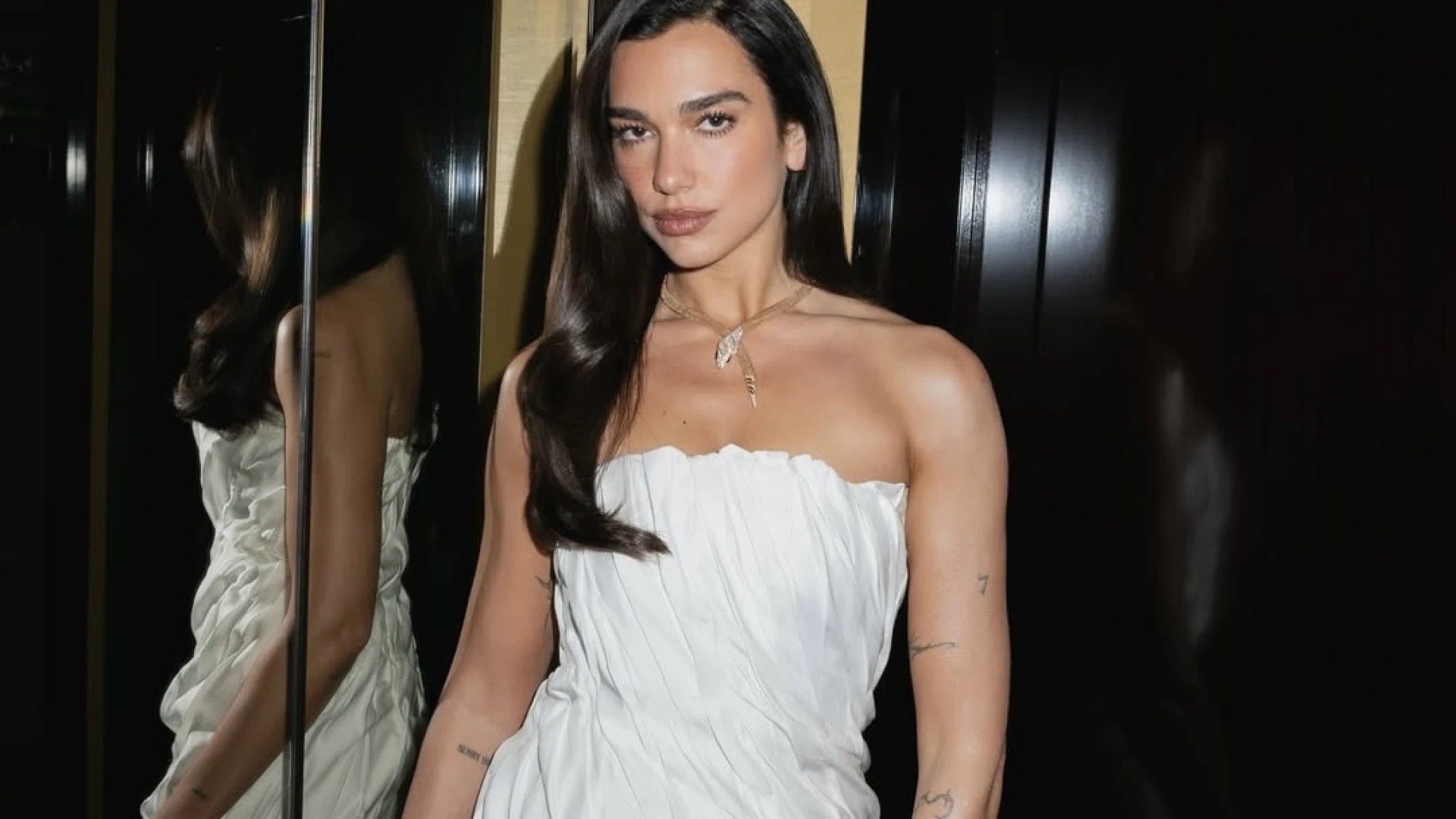 Співачка Дуа Ліпа допомогла придбати пікап для українського медичного батальйону 