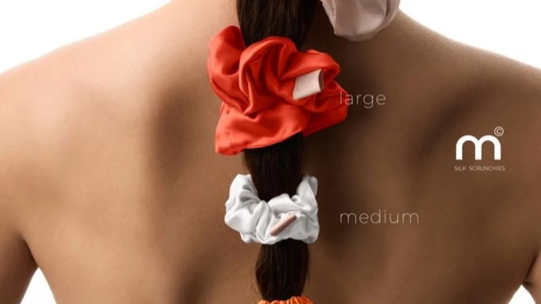Як носити шовкові резинки для волосся влітку 2026 року: новий підхід від Mon Mou