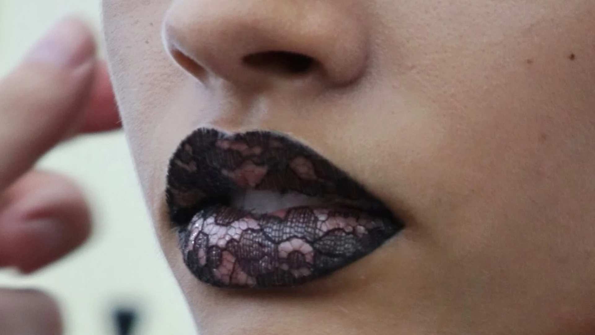 7 б'юті-прийомів, які haute couture перетворить на осінні тренди