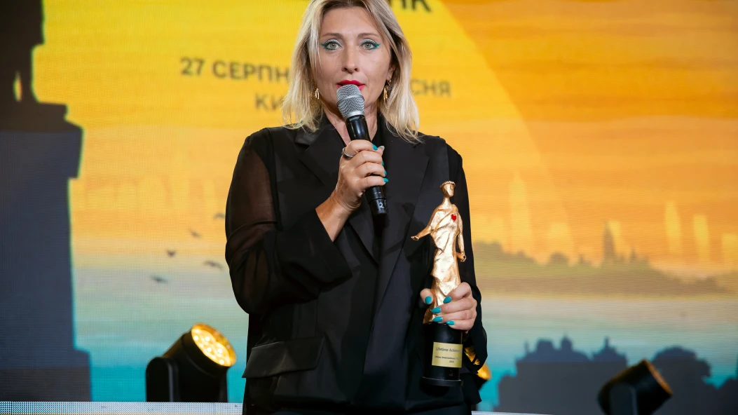 Зіркові гості, червоний хідник і головні моменти церемонії — як у Києві відкрили 17-й Одеський міжнародний кінофестиваль