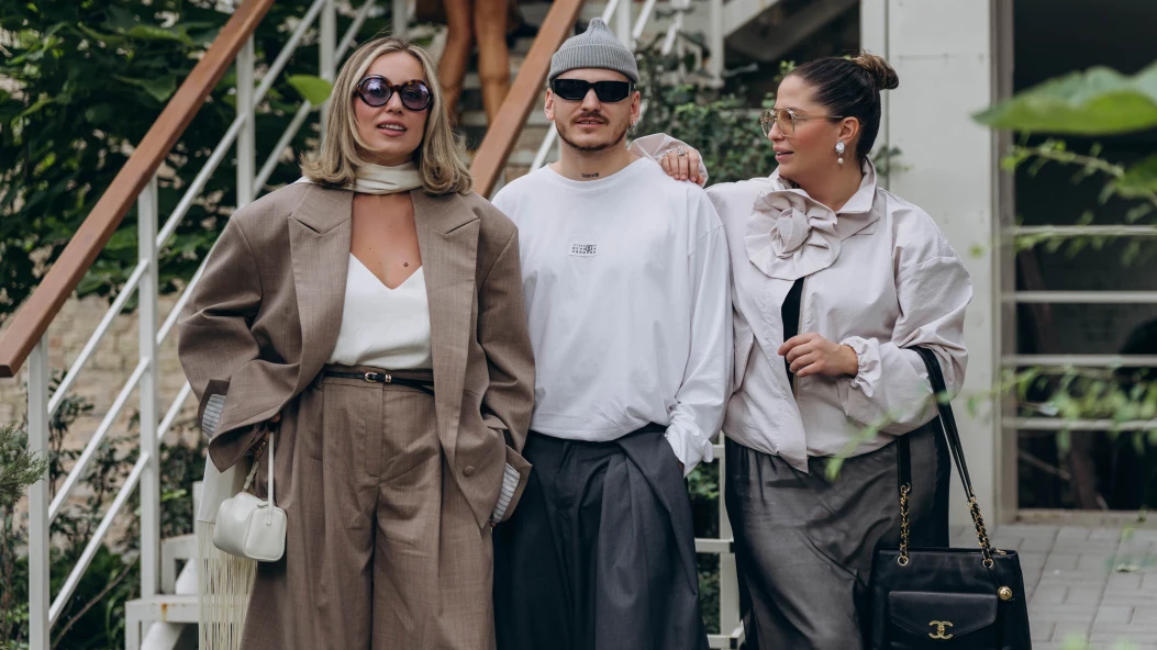 Ukrainian Fashion Week весна-літо — 2027, день 2: найцікавіші streetstyle-образи гостей 