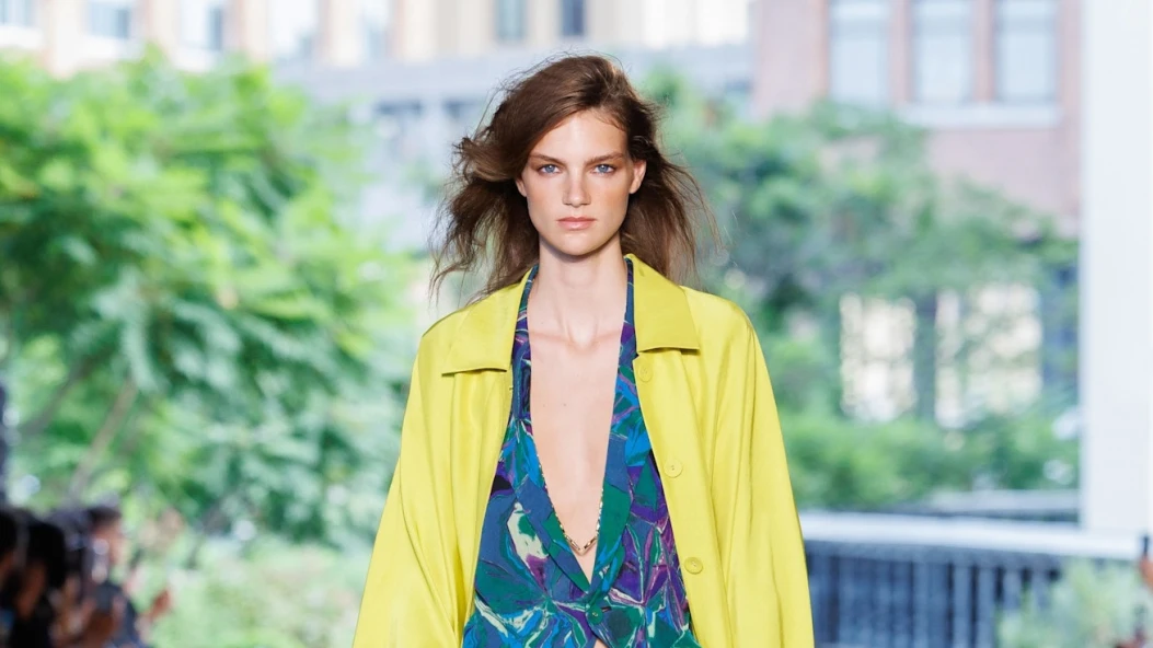 Нове життя культової сукні Diane von Furstenberg 50 років потому