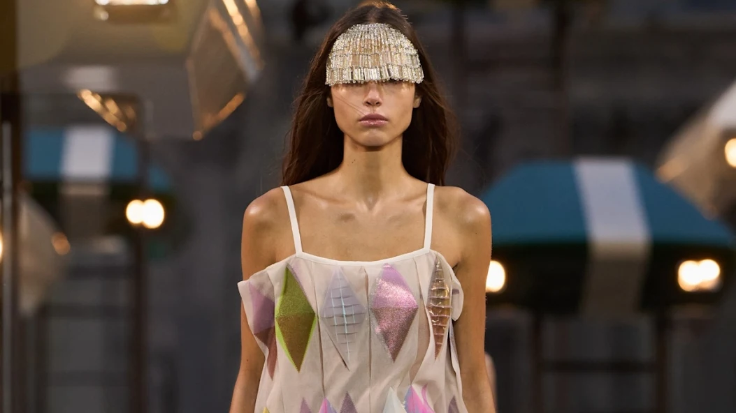 Легкість замість обладунків: 5 головних ідей нового Louis Vuitton
