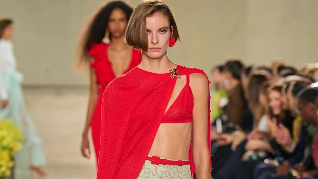 Право на недосконалість: що таке analog dressing і чому про нього заговорили в моді