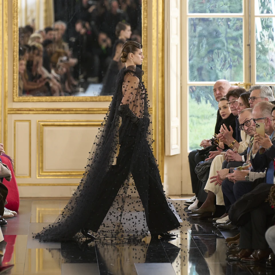 Показ Valentino колекції осінь-зима — 2024/25 на Тижні моди у Парижі