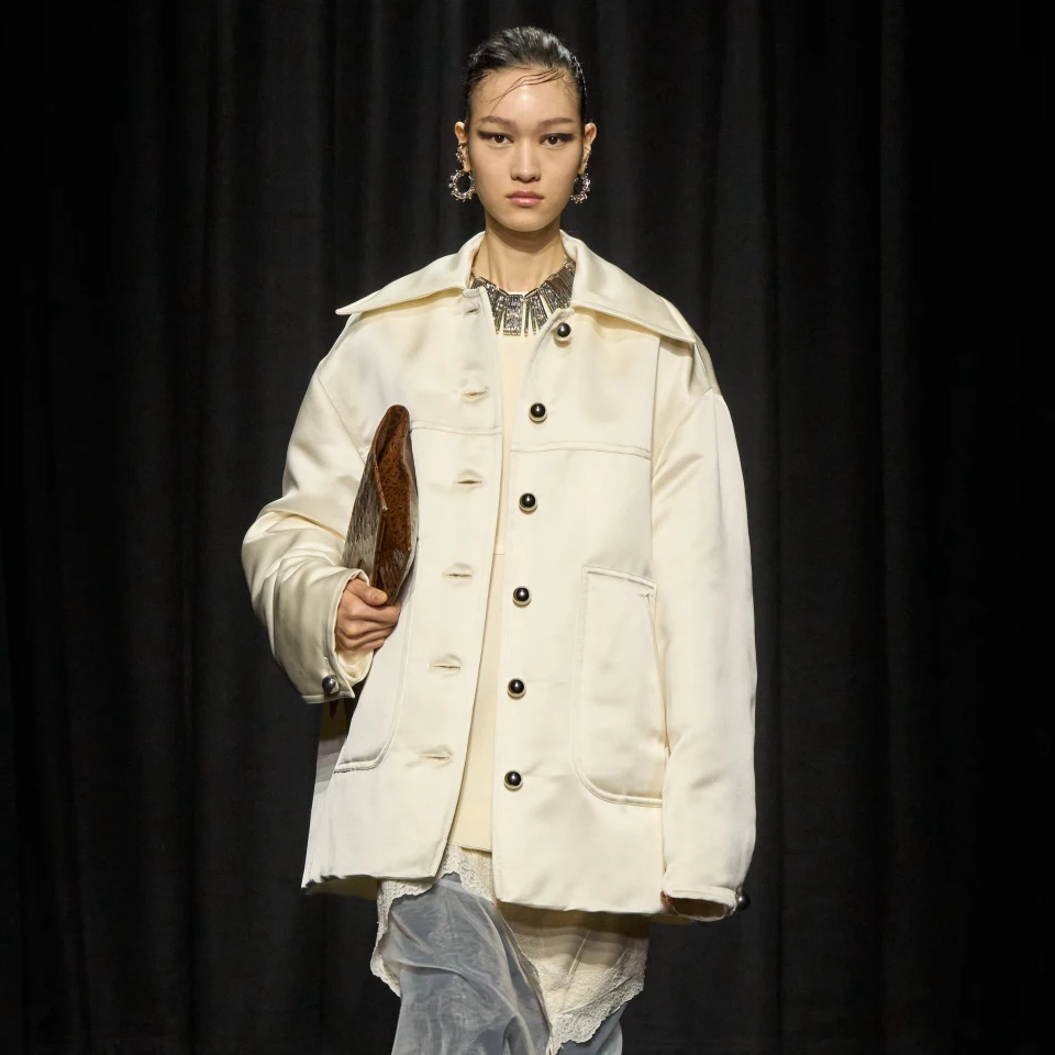 Jil Sander осінь-зима — 2025/26: світло крізь темряву в новій колекції