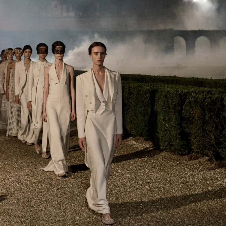 Dior Cruise 2026: коли haute couture зустрічається із ready-to-wear одягом 