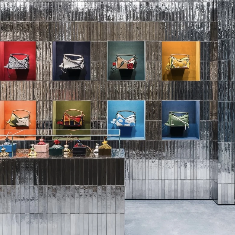 Loewe продемонстрував серію імерсивних інсталяцій по всьому світу — від Нью-Йорка до Пекіна
