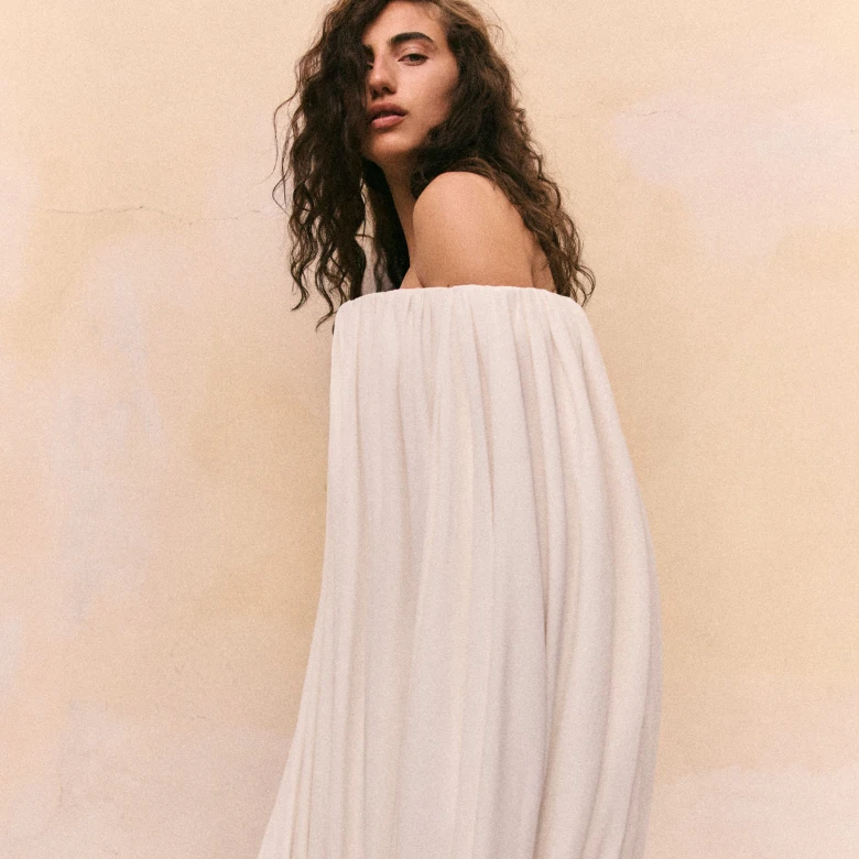 Stella McCartney Resort 2026: сміливо, сексуально, відповідально