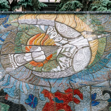 У Києві відтворили мозаїку Алли Горської «Боривітер»