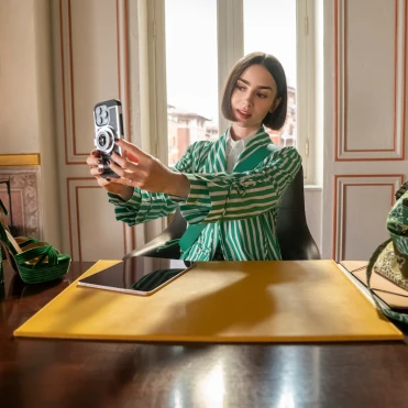 Дивимося трейлер 5-го сезону серіалу «Емілі в Парижі»