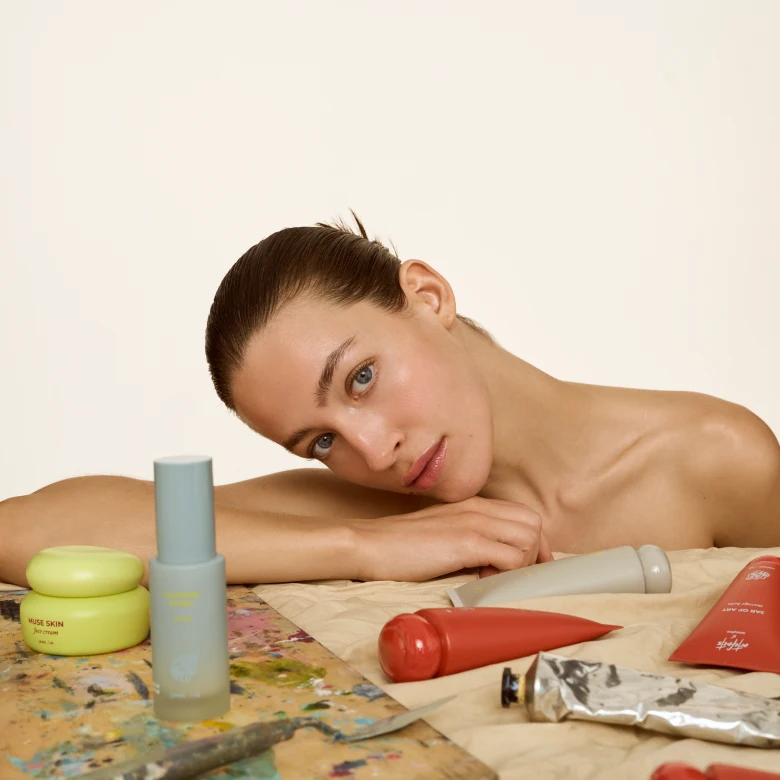 Чому всі говорять про Artefacts: новий швейцарський бренд з українською душею