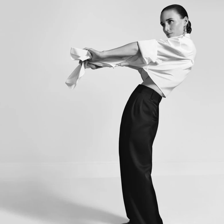 Друзі та музи: Руні Мара та Пол Сімонон у новій рекламній кампанії Givenchy від Сари Бертон 