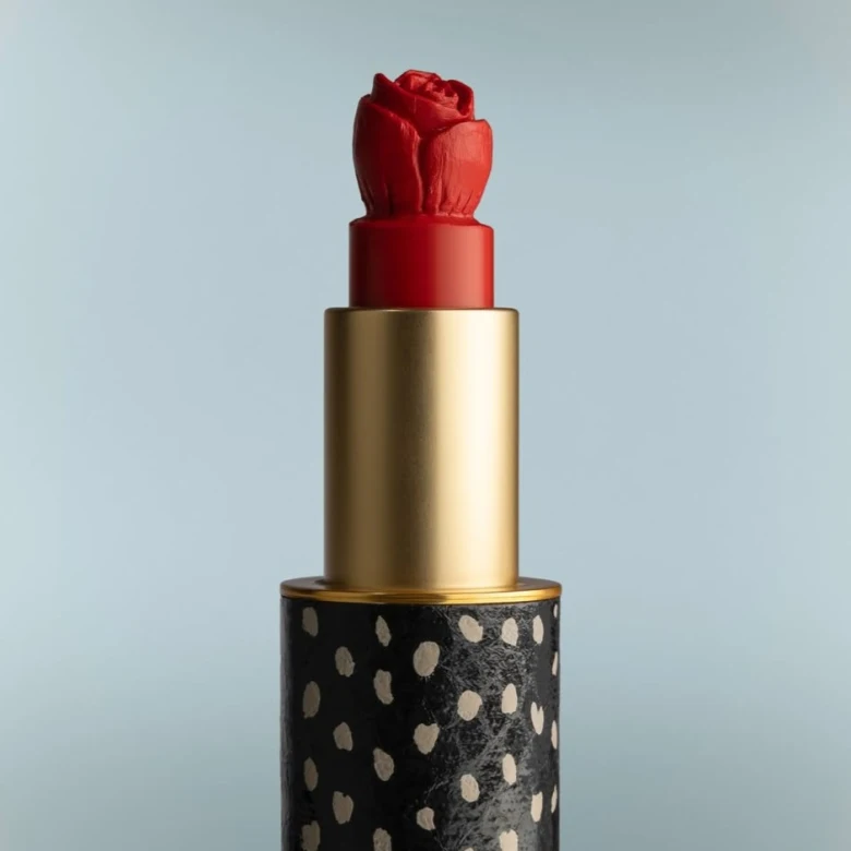 Помади, що перетворюються на мініскульптури: артколаборація Dries Van Noten із гонконзькою художницею Мей Сум