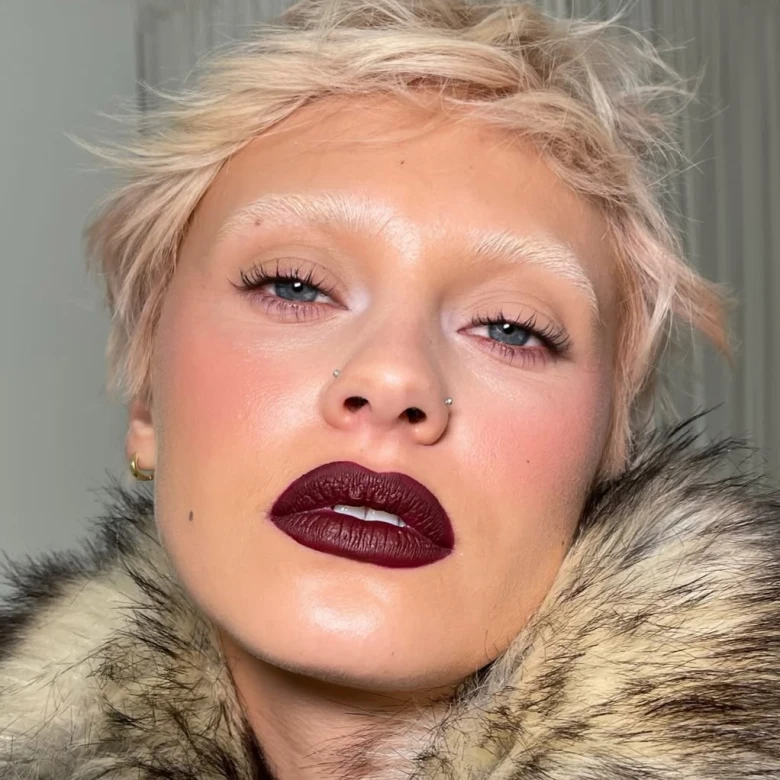 Що таке «п’яний рум’янець» і чому TikTok перетворив його на зимовий культ